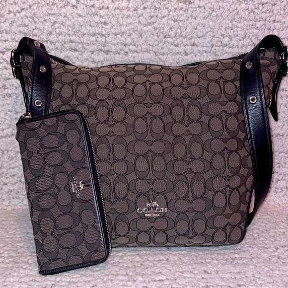 Coach Handbags - Coach Jacquard Signature Dufflette Shoulder Bag Purse & Wallet Set Charcoal